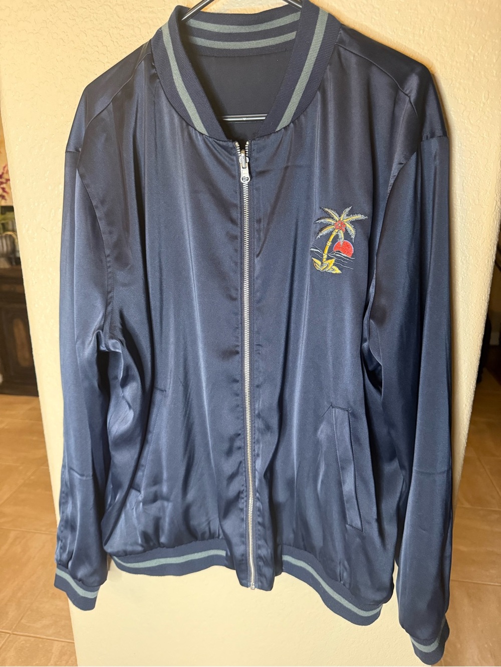 Mens Jacket XL REVERSIBLE Satin Bomber Style Embroidered Hawaii & Palm Tree NWOT